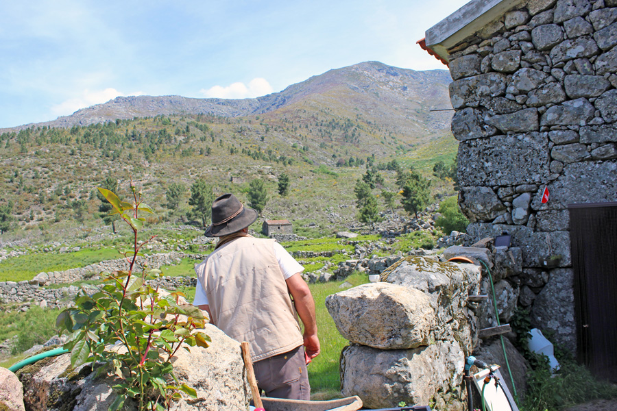 Art Experiences with local communities.